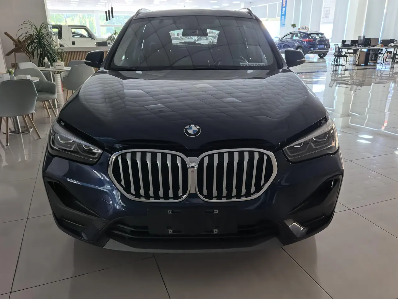 BMW 2020 X1 sDrive25Li 2.0T Leading Automatic Gear 3