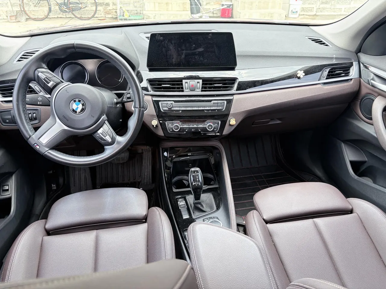 BMW 2020 X1 sDrive20Li 1.5T exclusive automatic gear 6