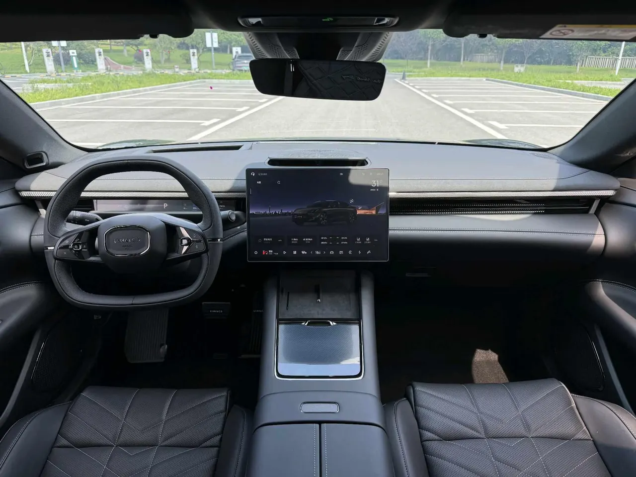 LYNK&amp;CO 2025 LYNK&amp;CO 10 EM-P 1.5T 240 4-wheel drive Ultra (modified) automatic gear 5