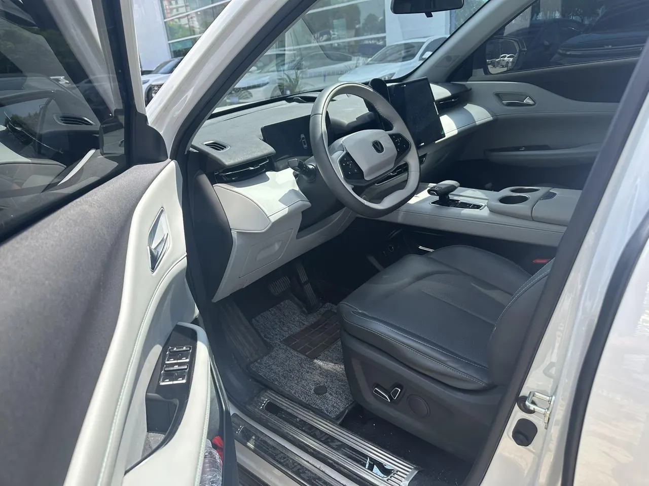 ChangAn 2024 UNI-Z Smart Electric iDD 1.5 Stepless 125km Leading Automatic Transmission 3