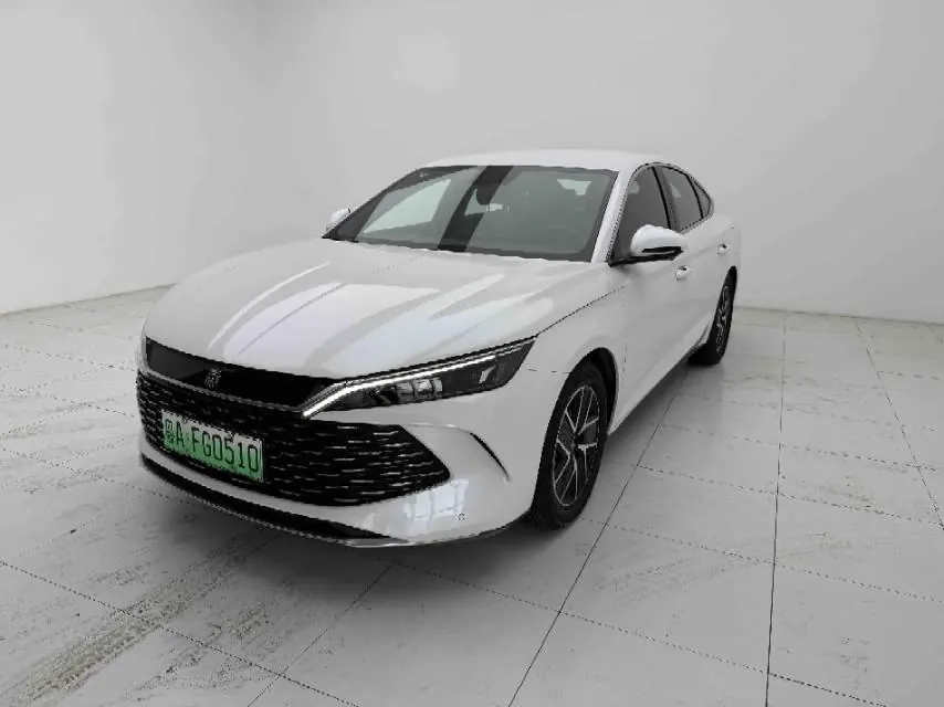 Открыть галерею: BYD 2024 Qin L DM-i 1.5 stepless 80KM Exceed automatic gear