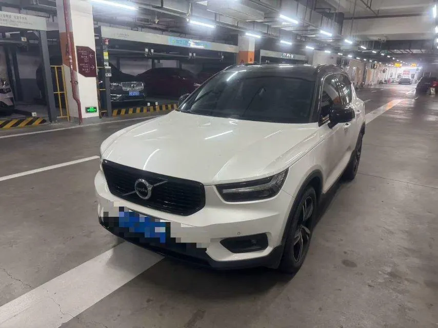 Open image lightbox: Volvo 2020 XC40 2.0T T4 4WD Zhiyuan Sports Edition Automatic Gear