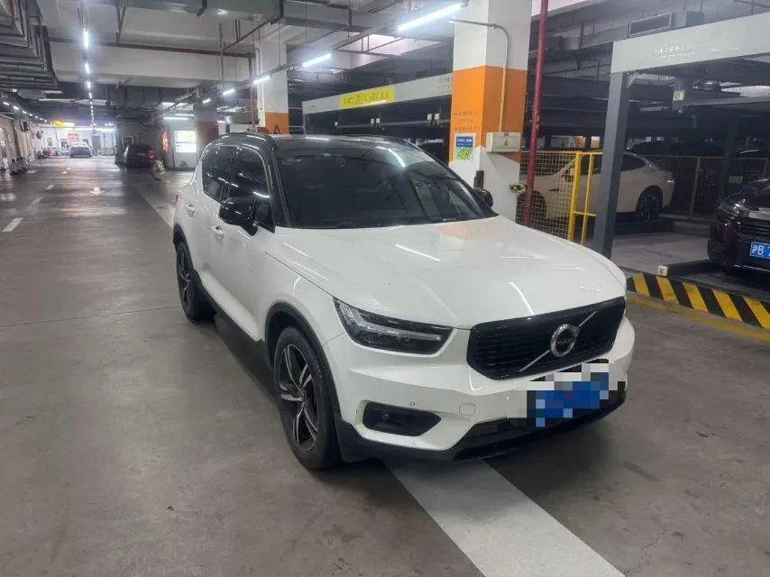 Volvo 2020 XC40 2.0T T4 4WD Zhiyuan Sports Edition Automatic Gear 2