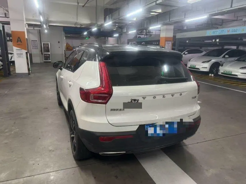 Volvo 2020 XC40 2.0T T4 4WD Zhiyuan Sports Edition Automatic Gear 3