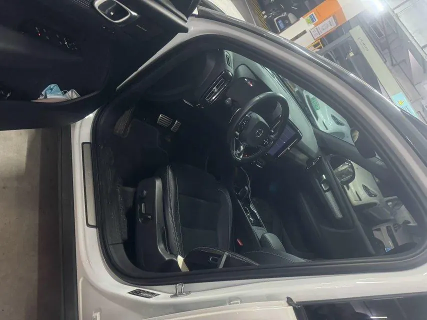 Volvo 2020 XC40 2.0T T4 4WD Zhiyuan Sports Edition Automatic Gear 6