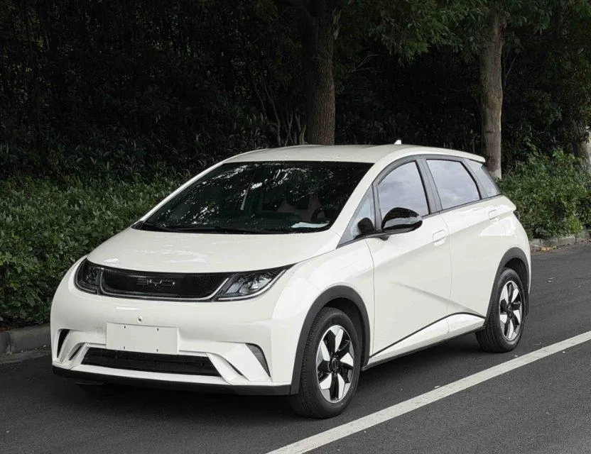 Открыть галерею: BYD 2025 Dolphins 420km Free Edition Automatic