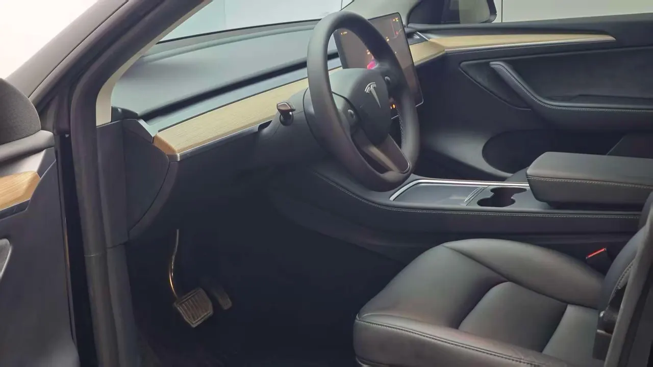Tesla 2022 Model Y rear-wheel drive version (facelift) automatic gear 5