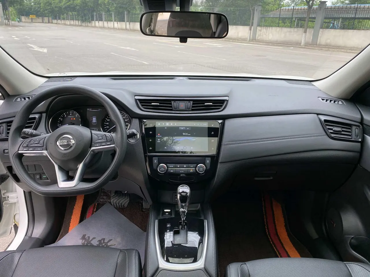 Nissan 2021 Qijun 2.5 Stepless XL ITS Four-wheel Drive Luxury Commemorative Edition Automatic Gear 5