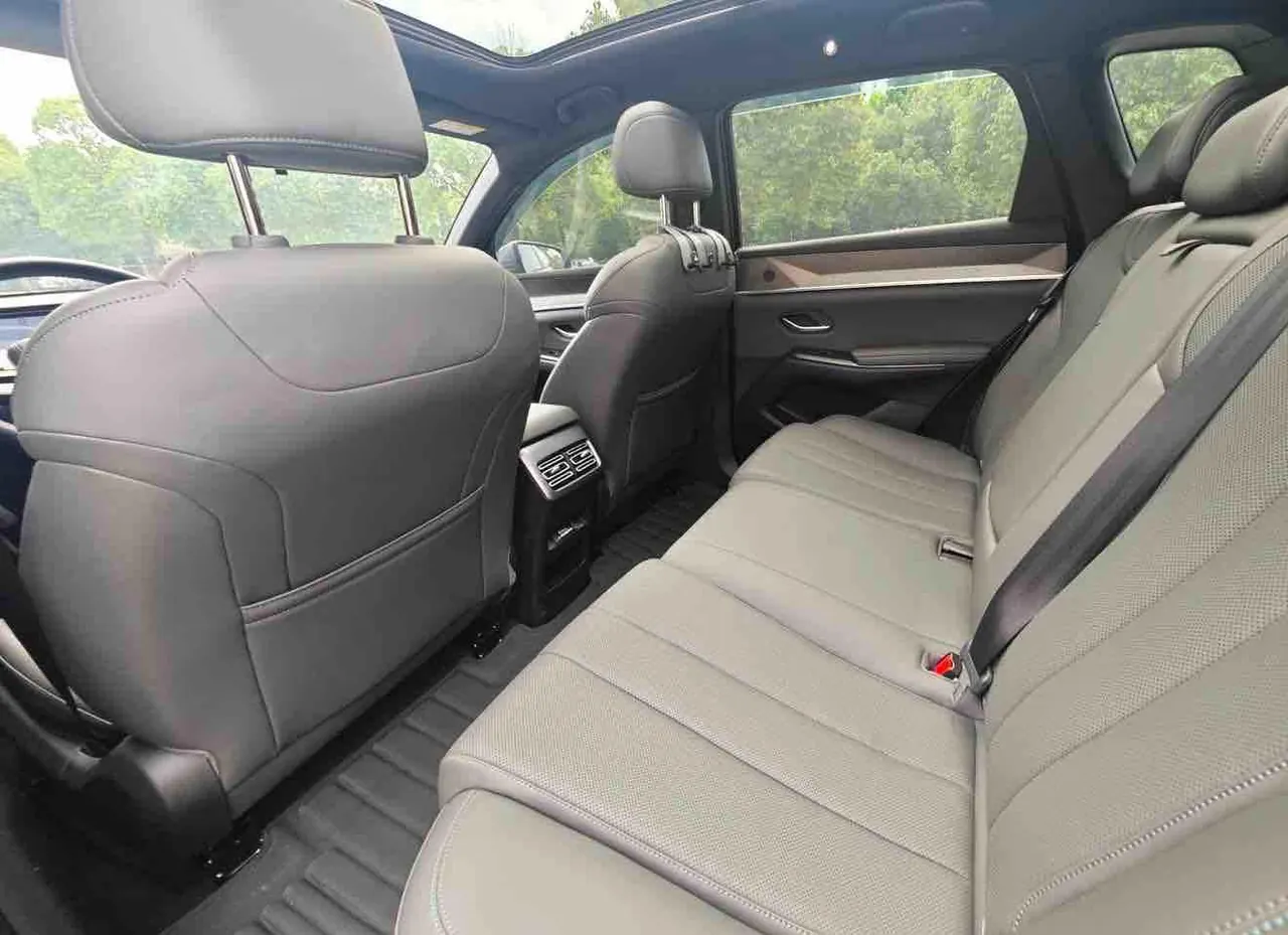 BYD Song Pro New Energy 2025 Song Pro DM-i 1.5 Stepless Smart Driving Edition 115KM Exceed Automatic Gear 6