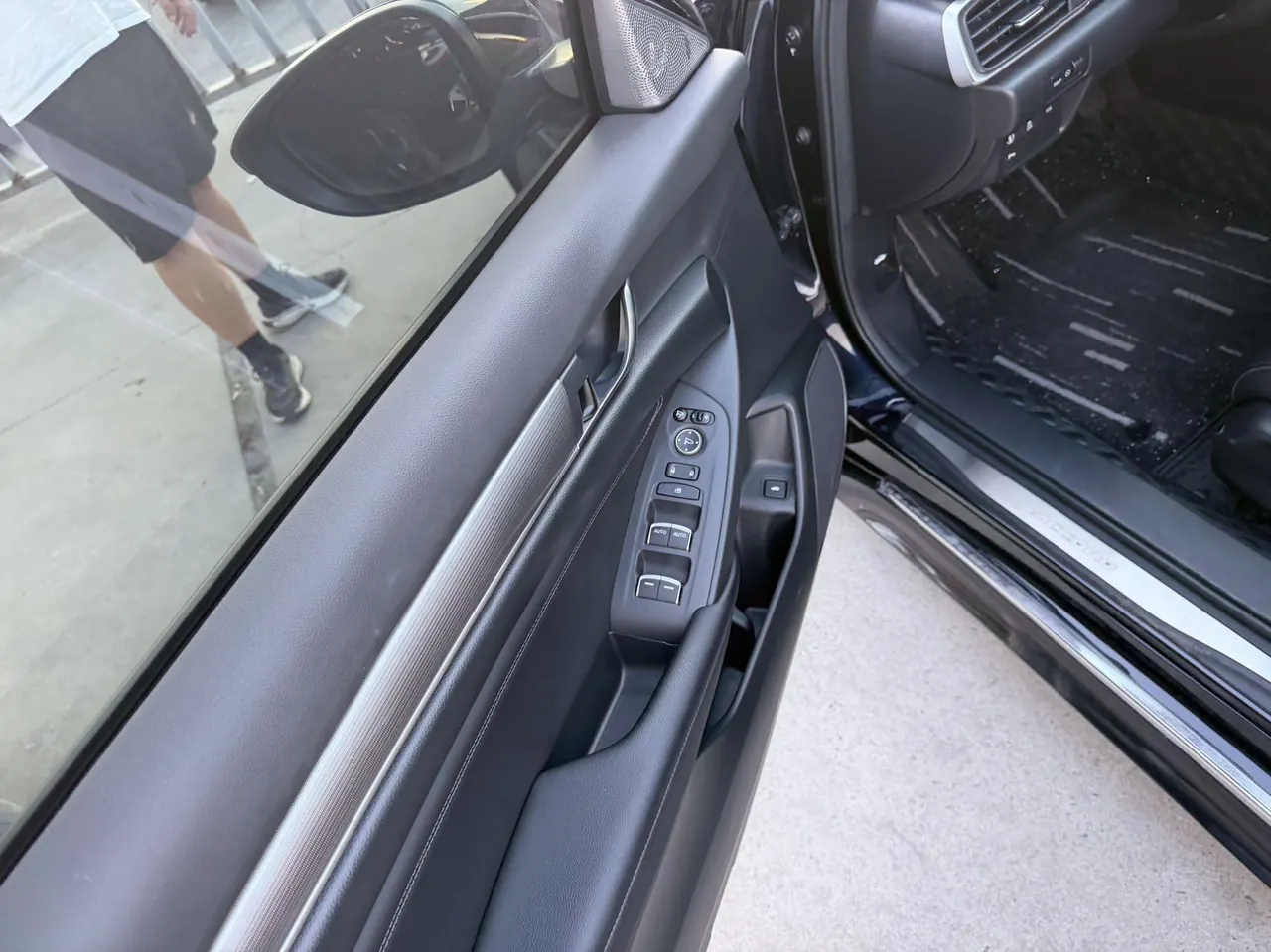 Honda 2021 10th Generation Accord 1.5T Stepless 260TURBO Luxury Star Limited Edition Automatic Gear 4