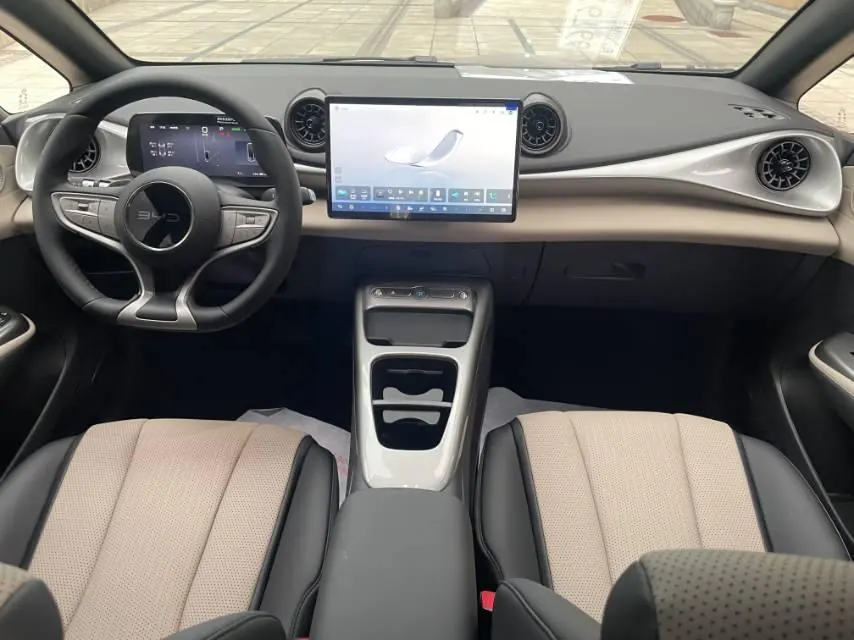 BYD 2025 Dolphin Smart Driving 420km Free Automatic 6