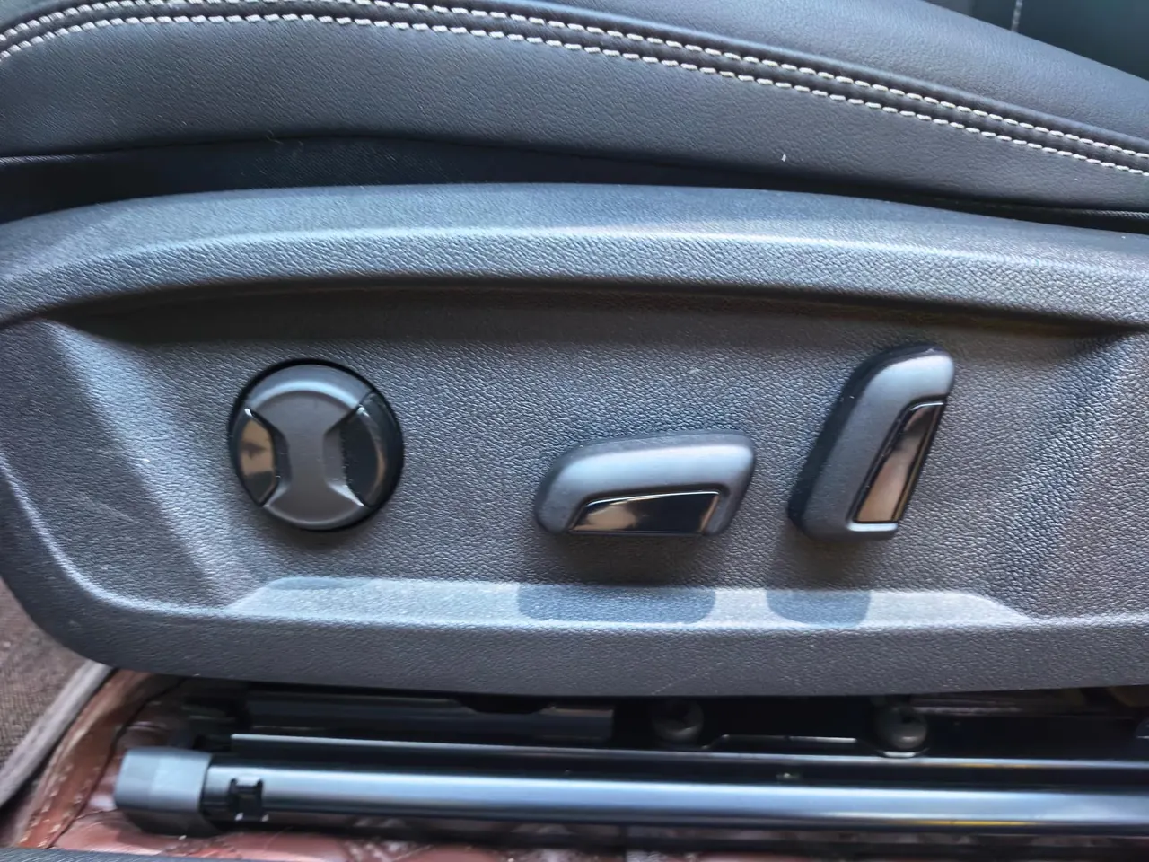 Volkswagen 2023 ID. 4 X Pure Smart Edition Automatic Gear 15