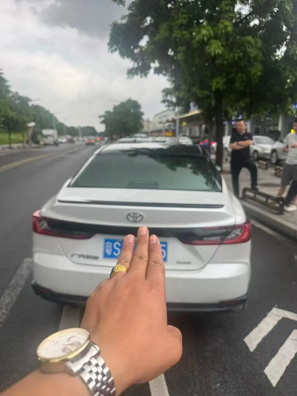 Toyota 2024 Camry 2.0S Stepless Sports Edition Automatic Gear 3