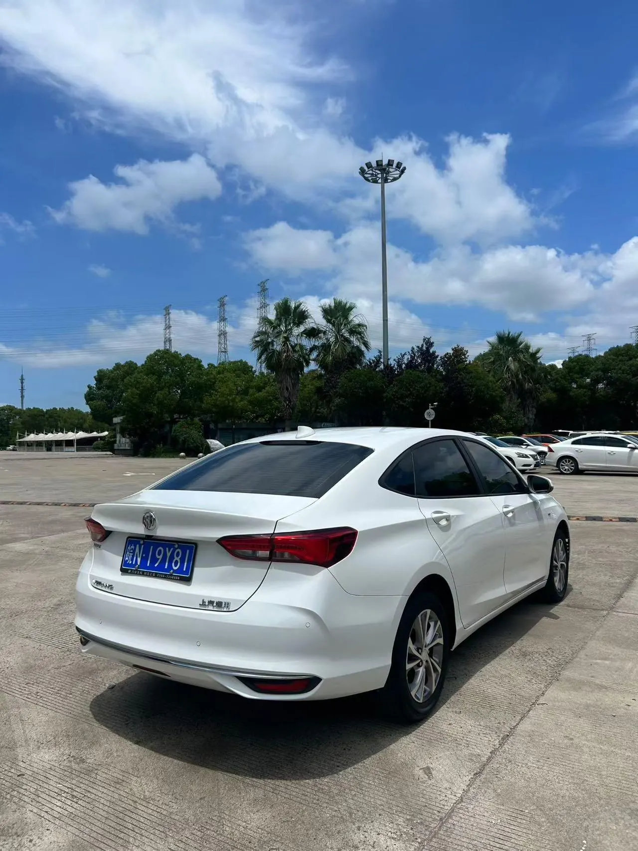 Buick 2022 Weilang Pro 1.5T Stepless 533T Happy Edition Automatic Gear 8