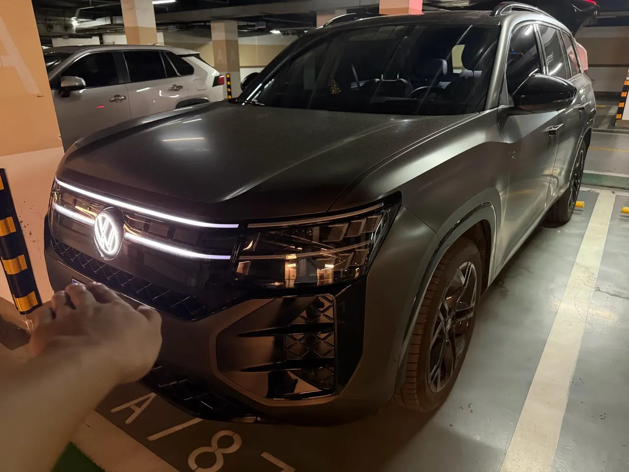 Open image lightbox: Volkswagen 2025 Teramont Pro 2.0TSI 450TSI Four-Wheel-Drive Summit Edition Automatic