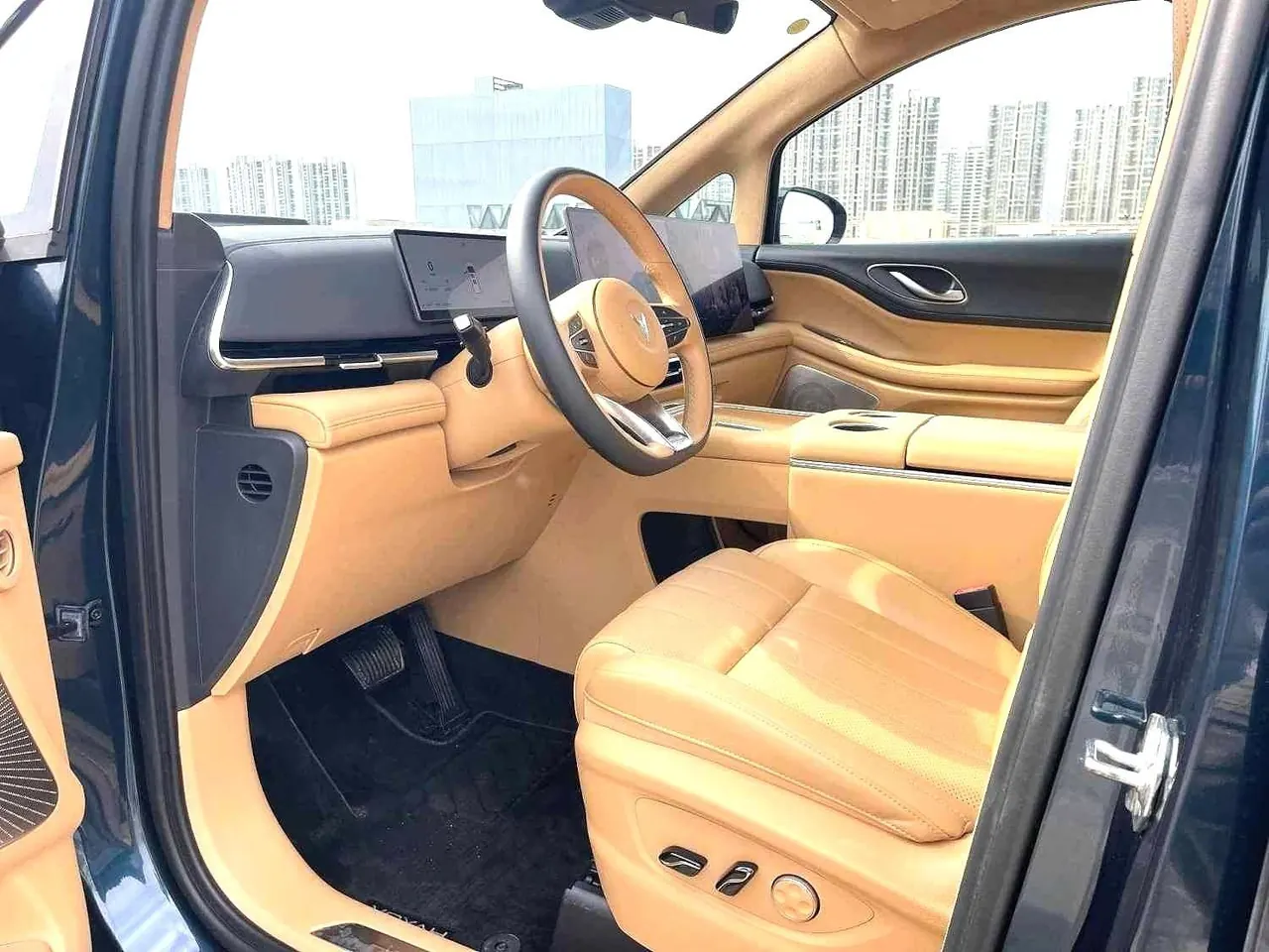 Voyah 2025 dreamers PHEV 1.5T four-wheel drive flagship Kun Peng version automatic gear 5