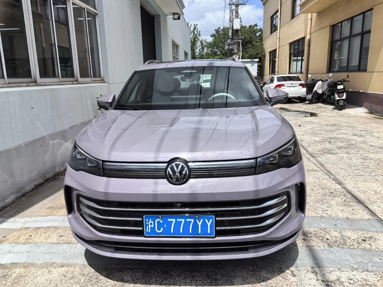 Volkswagen 2024 Tiguan L PRO 2.0TSI 330TSI Two-Drive Smart Collar Edition Automatic Gear 2