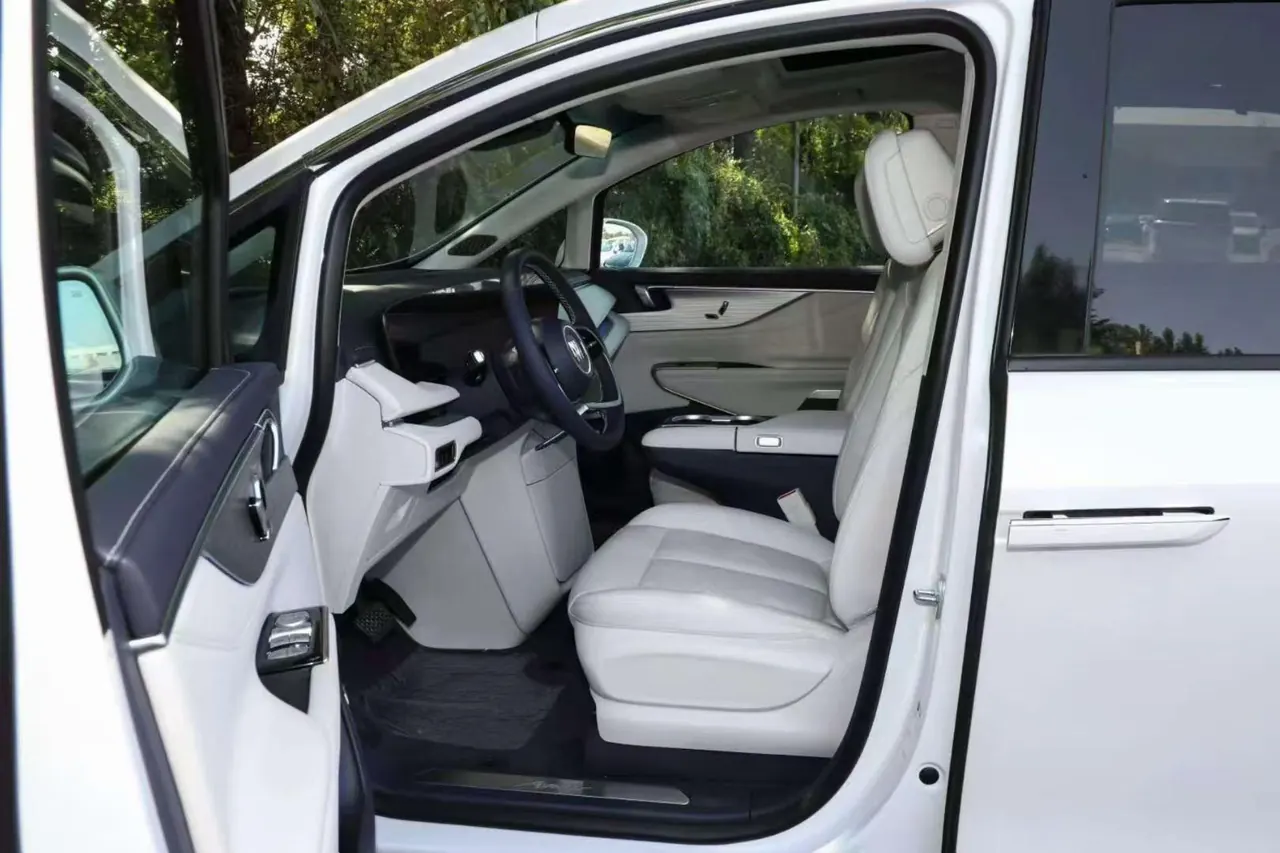 Buick 2026 GL8 Lu Zun PHEV 1.5T Exclusive Edition Automatic Gear 4