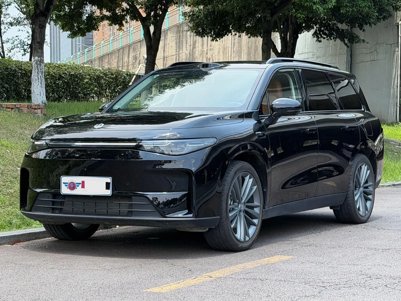 Open image lightbox: Leapmotor 2026 C 16 280 Laser Radar Zhizun Edition 6-seat Automatic Gear