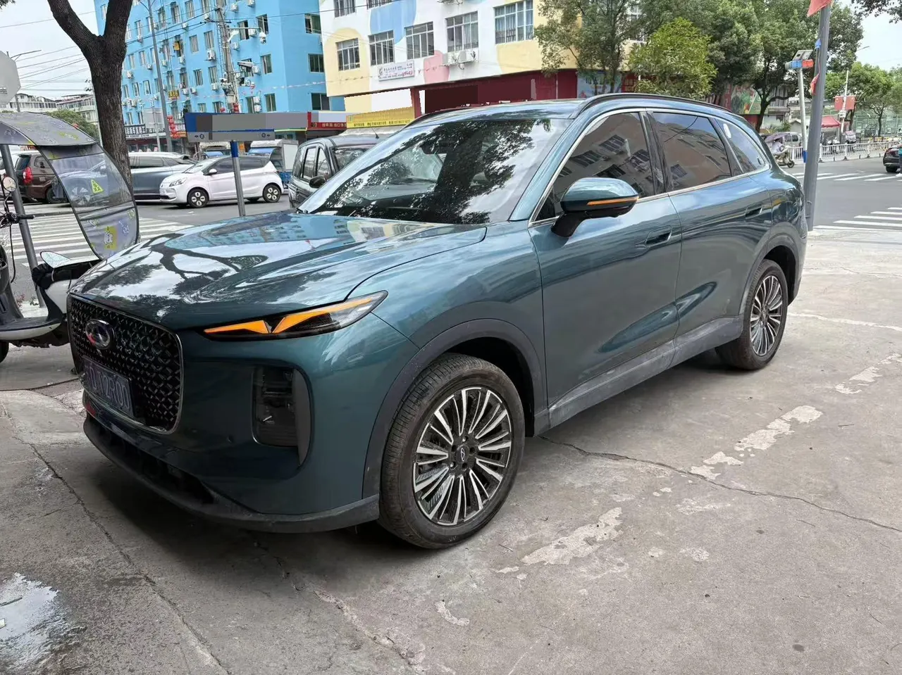 Open image lightbox: Chery 2026 Ruihu 8 1.6T Leopard Kunpeng Edition Honorable Automatic Gear