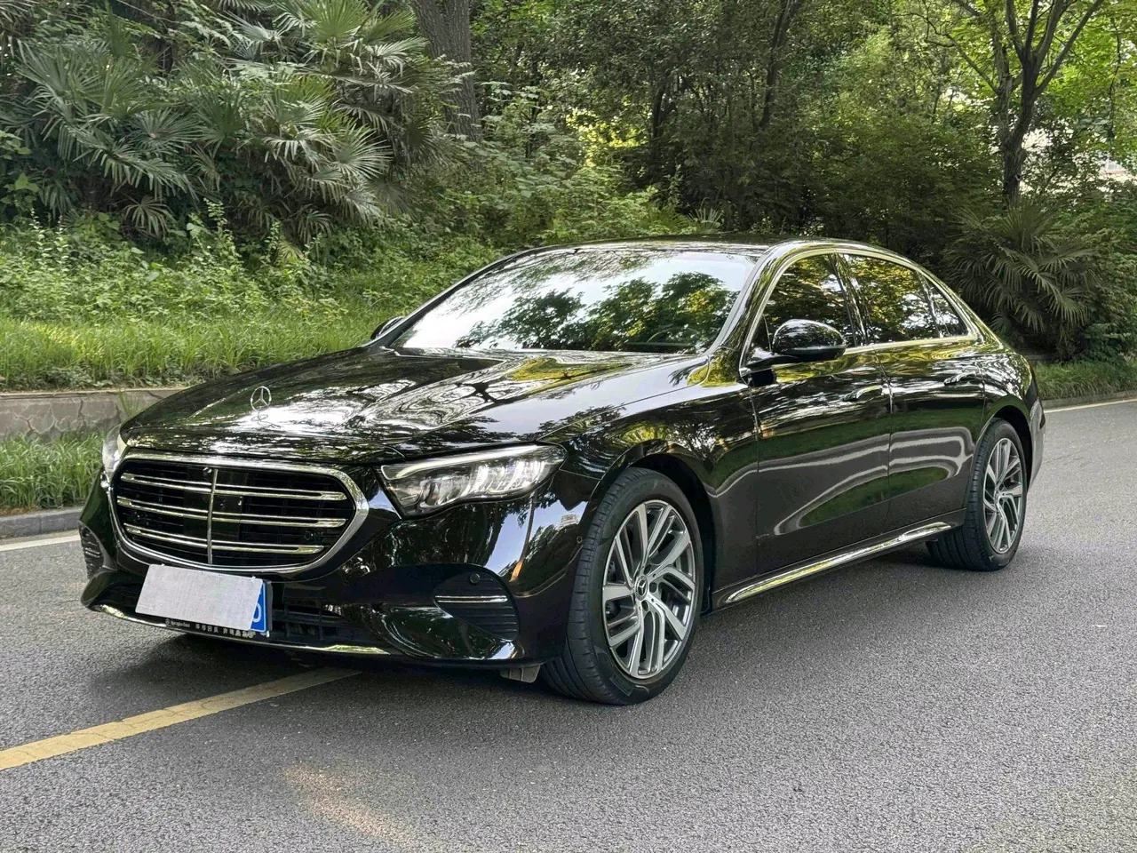 Open image lightbox: Mercedes Benz E Class 2025 E 260 L 48V 2.0T Automatic