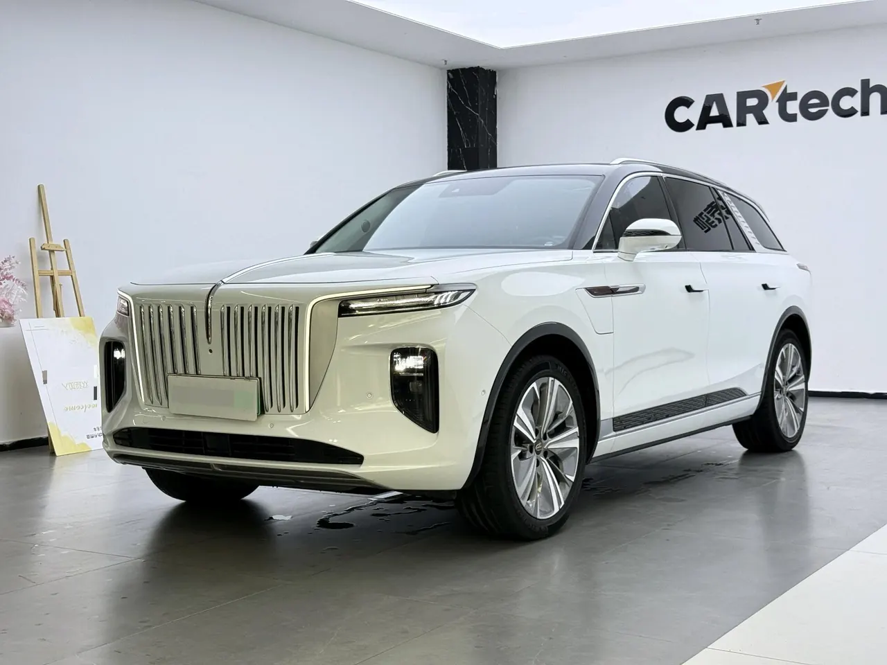 Open image lightbox: HongQi 2022 E-HS 9 690km Flag Edition 6-seat Automatic Gear