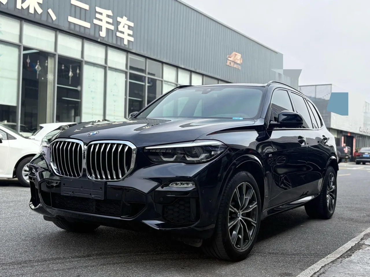 Открыть галерею: BMW X5 (Imported) 2021 X5 xDrive30i 2.0T M Sports Suit Automatic Gear