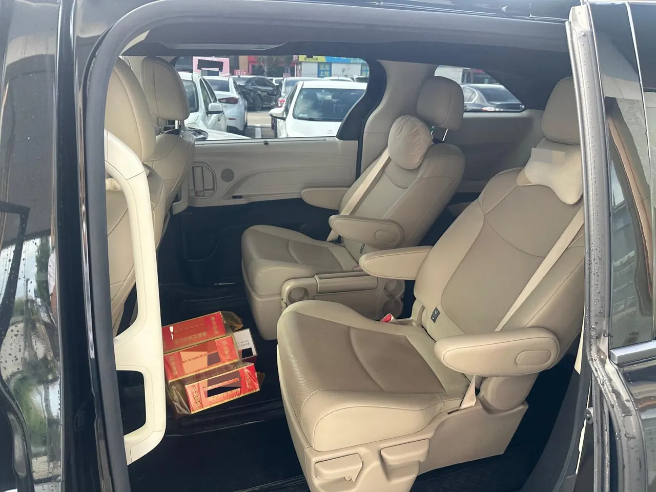 Toyota 2021 Sana 2.5 Stepless Deluxe Edition Automatic Gear 3
