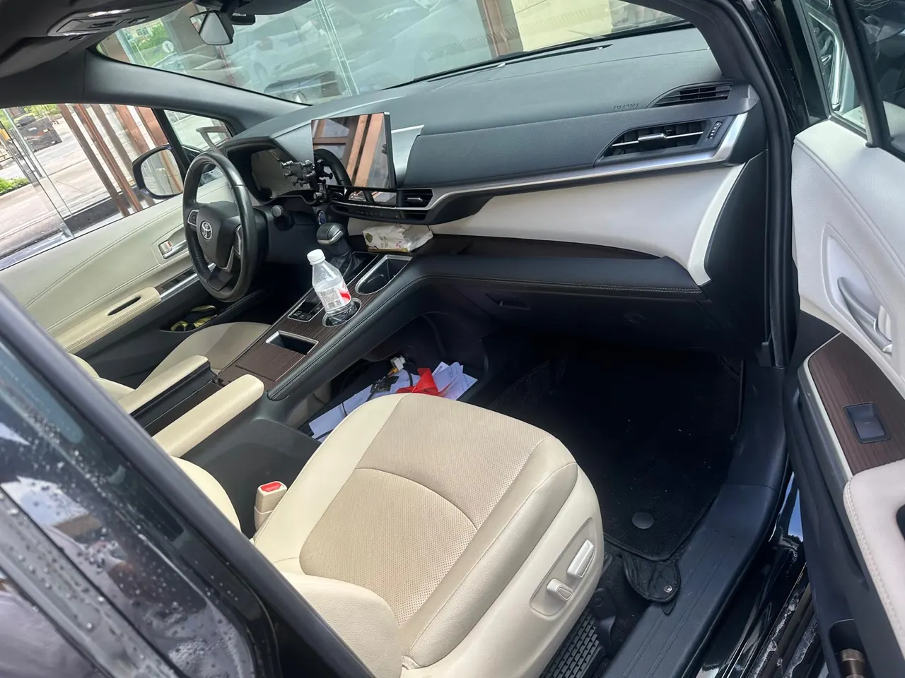 Toyota 2021 Sana 2.5 Stepless Deluxe Edition Automatic Gear 4