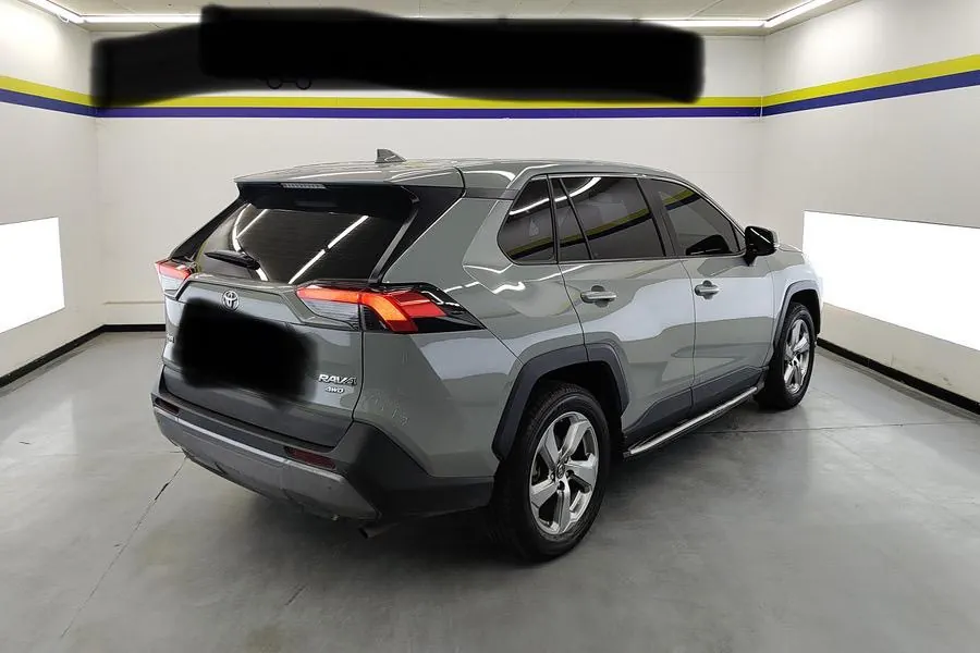 Toyota 2020 RAV4 Rongfeng 2.0 Stepless Four-wheel Drive Fashion Edition Automatic Gear 2