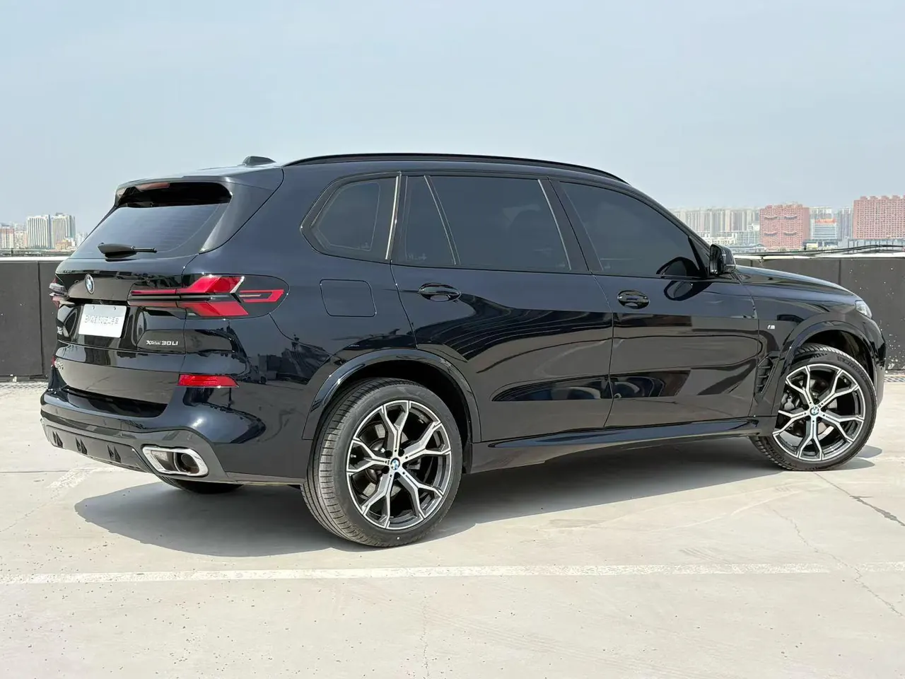 BMW 2023 X5 xDrive30Li 48V 2.0T exclusive m sports obsidian night suit automatic gear 3