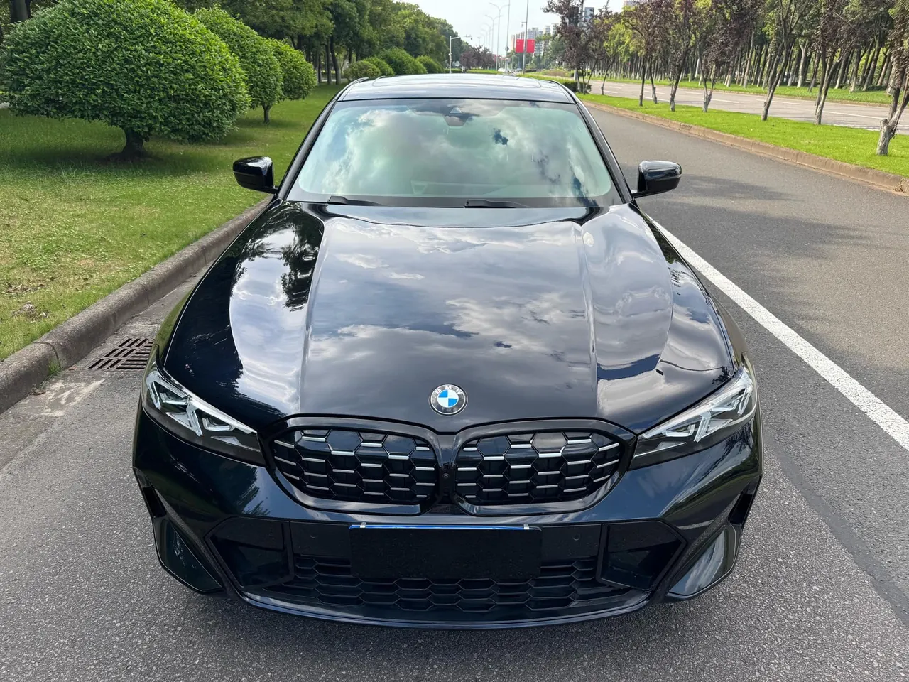BMW 3 Series 2024 325Li 2.0T M Sports Obsidian Night Suit Automatic Gear 2