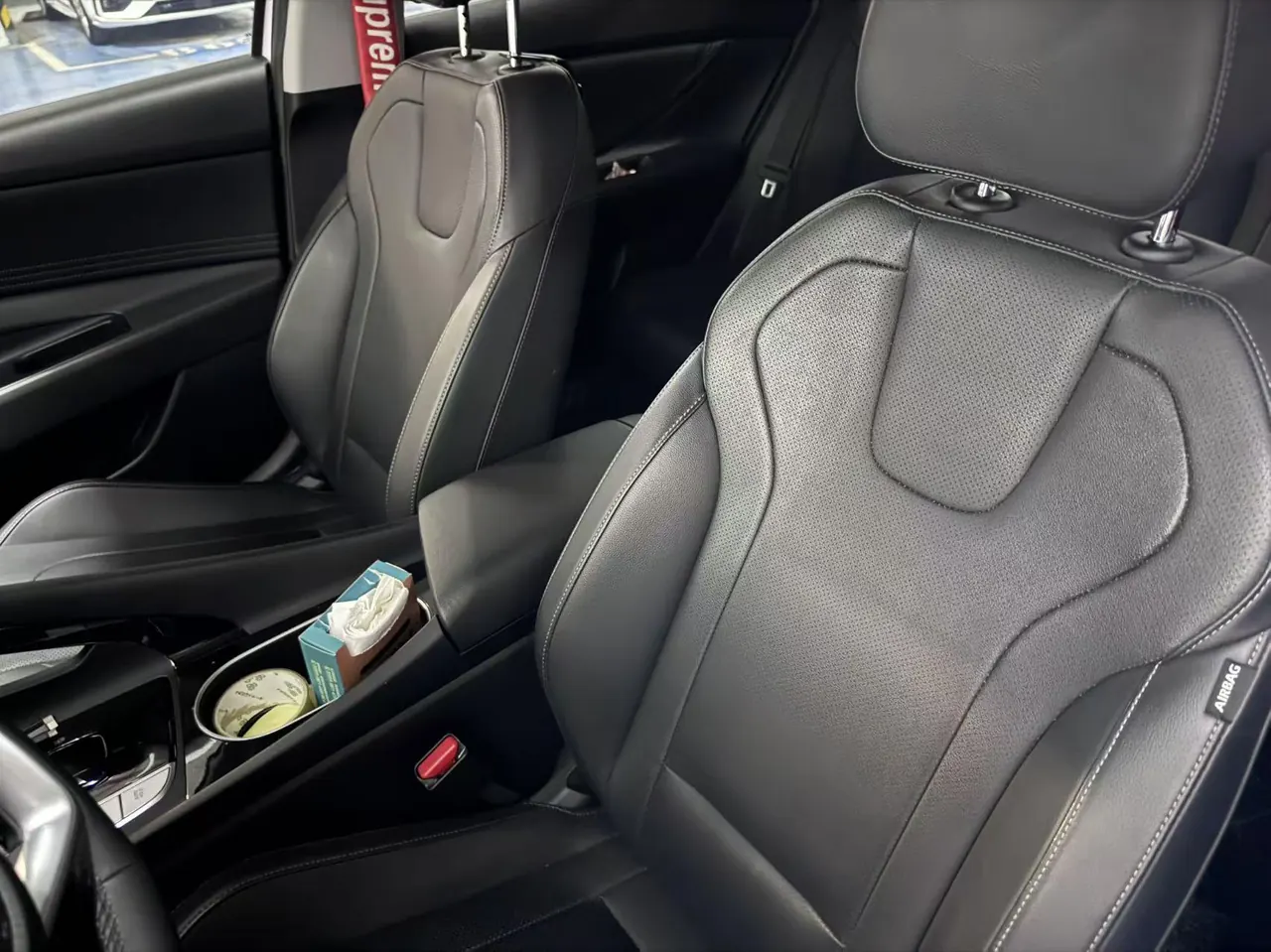 Hyundai 2022 Elantra -3-compartment 1.5 stepless LUX premium automatic gear 3