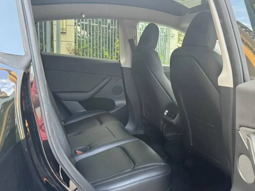 Tesla 2023 Model Y long endurance all-wheel drive version automatic transmission 5