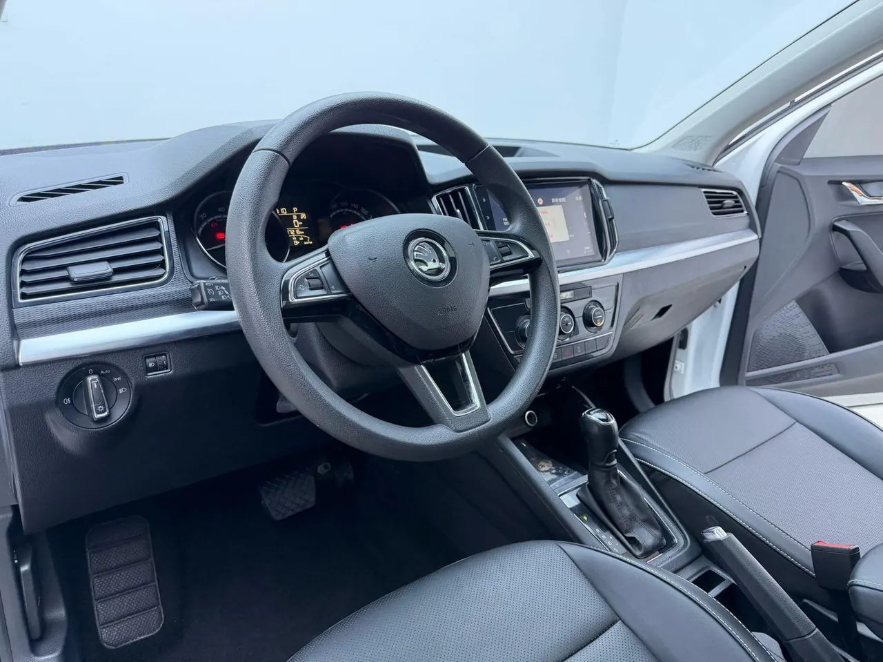 Skoda 2023 Komick 1.5 Comfortable Edition Automatic Gear 9