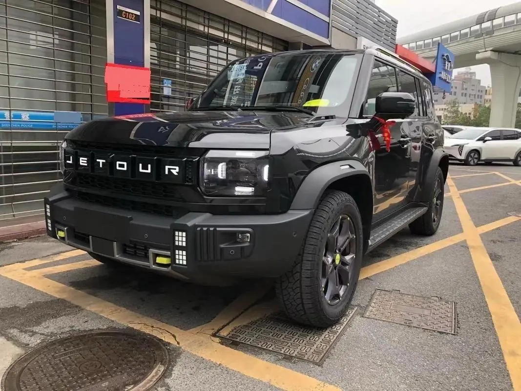 Jetour 2023 Traveler 2.0T 4WD Crossing PRO Automatic Gear - View 1