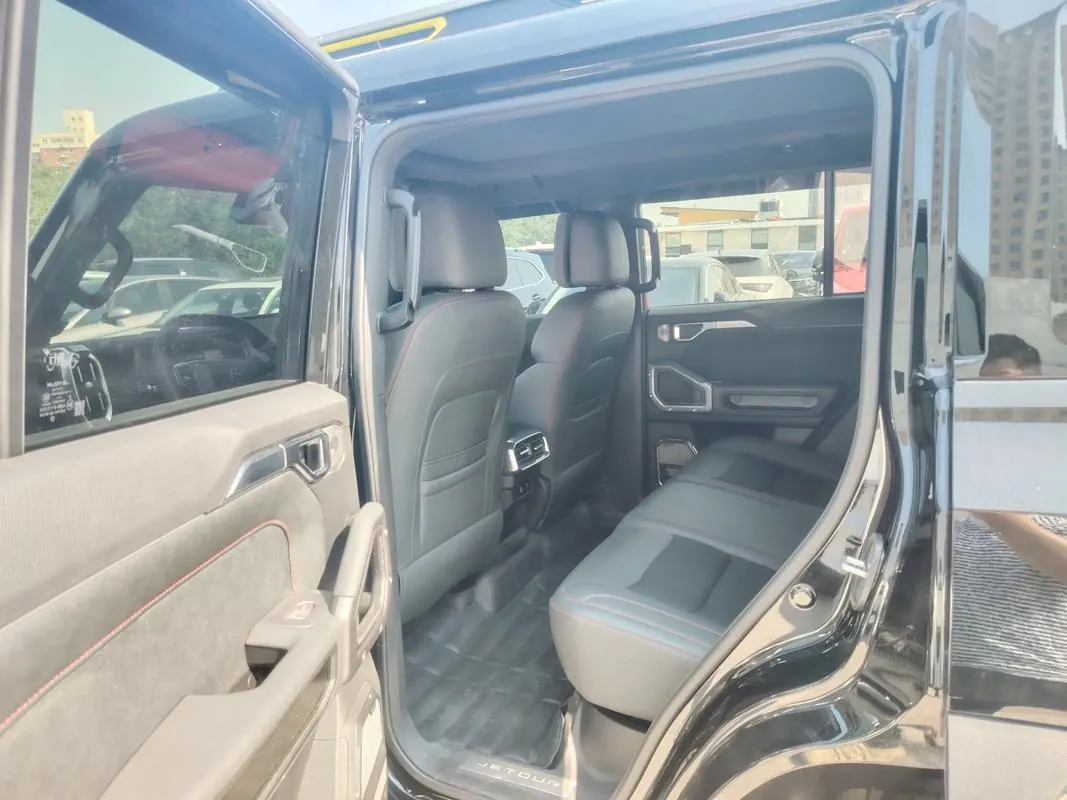 Jetour 2023 Traveler 2.0T 4WD Crossing PRO Automatic Gear 8