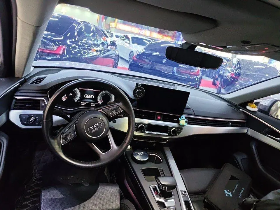 Audi 2020 A4L 2.0TFSI 40TFSI Quattro Deluxe Dynamic Automatic 3