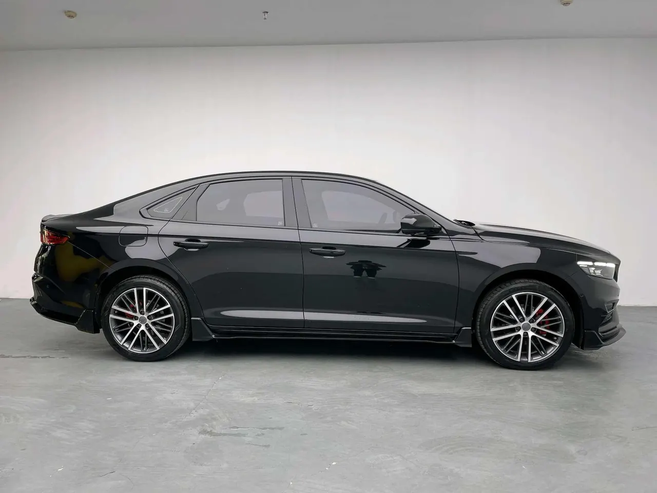 Geely 2024 Xingrui 2.0TD Qingyun Edition Automatic Gear 12