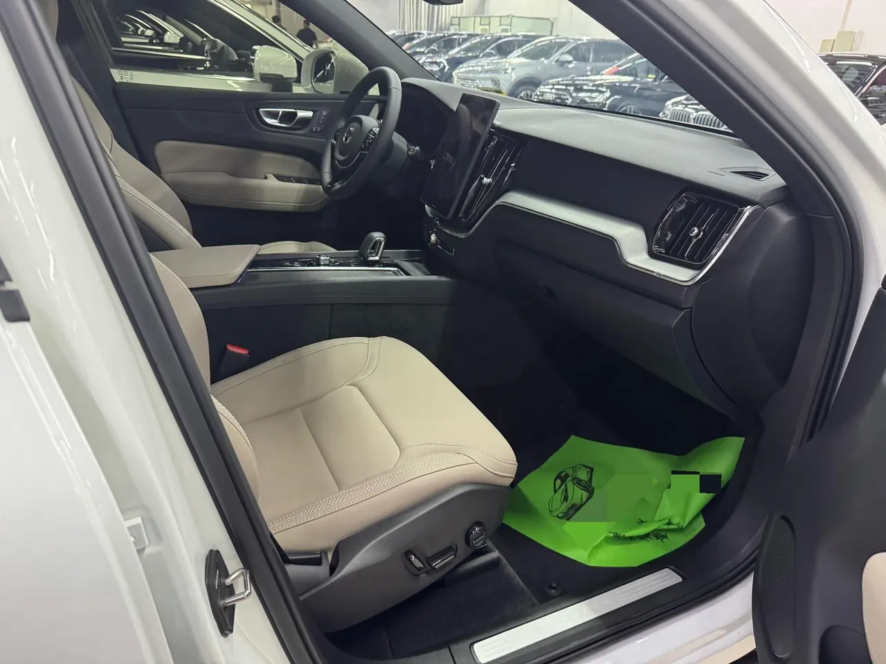 Volvo 2026 XC60 48V 2.0T B5 All-Wheel Drive Intelligent Luxury Edition Automatic Transmission 5