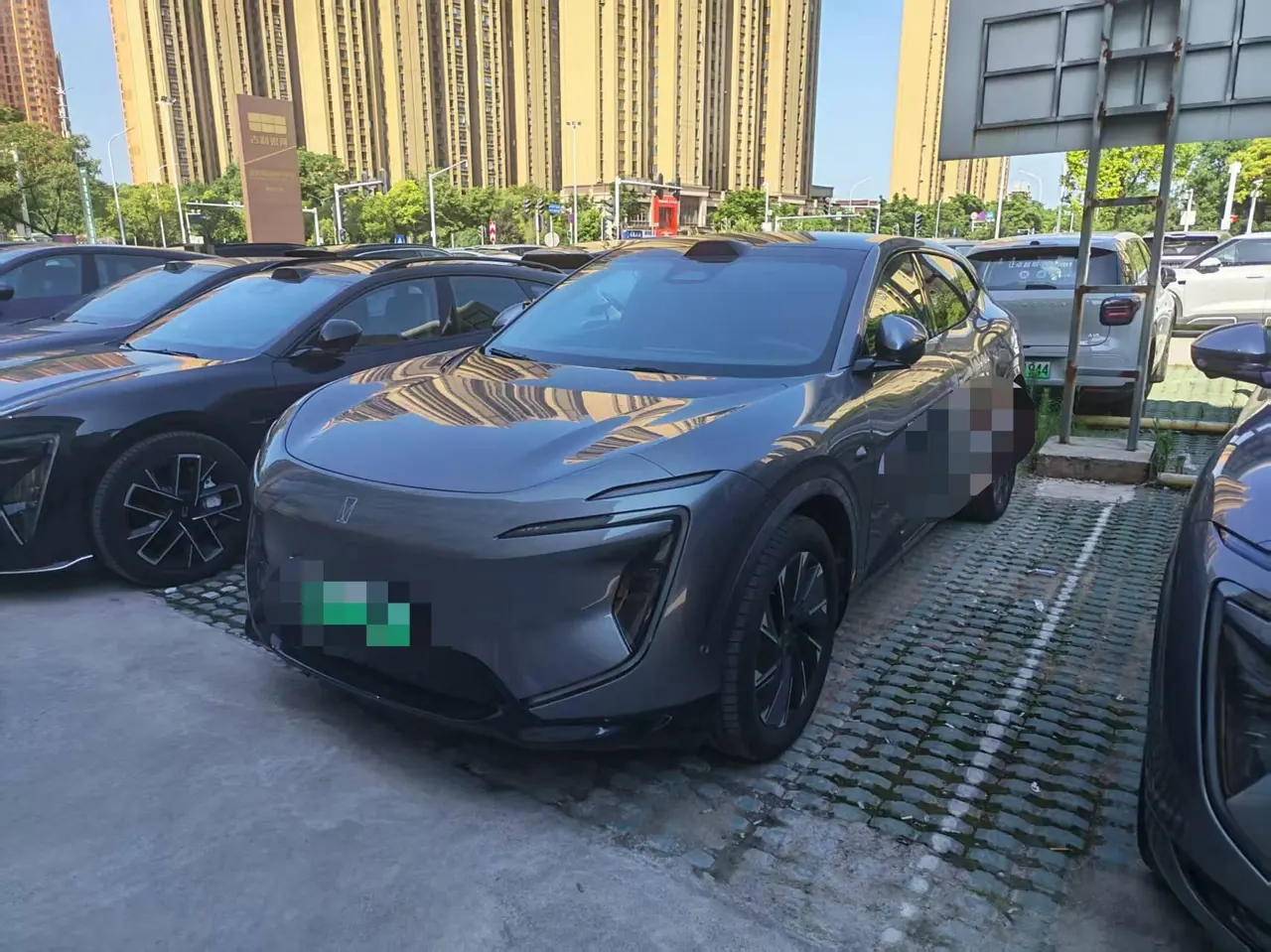 Open image lightbox: Avatr 2026 Avatr 07 Ultra Pure Electric Edition Four-wheel Drive Automatic Gear