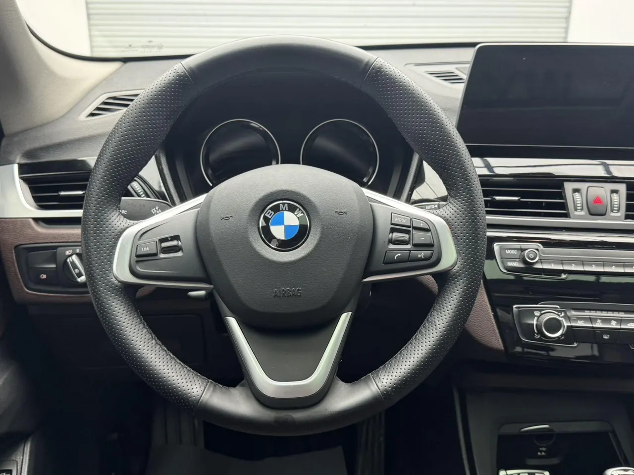 BMW 2022 X1 sDrive20Li 1.5T fashion automatic gear 12