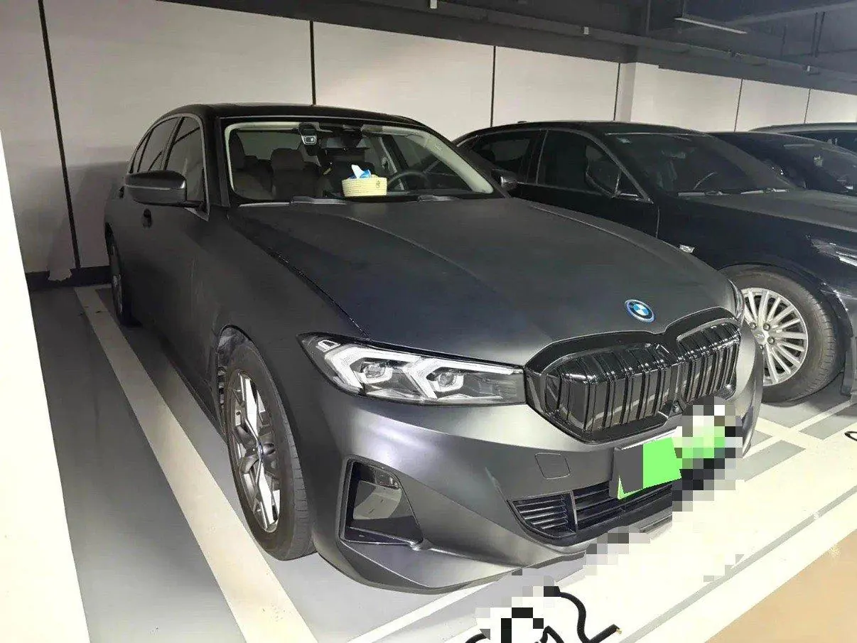 BMW 2022 i3 eDrive 35L automatic gear 2