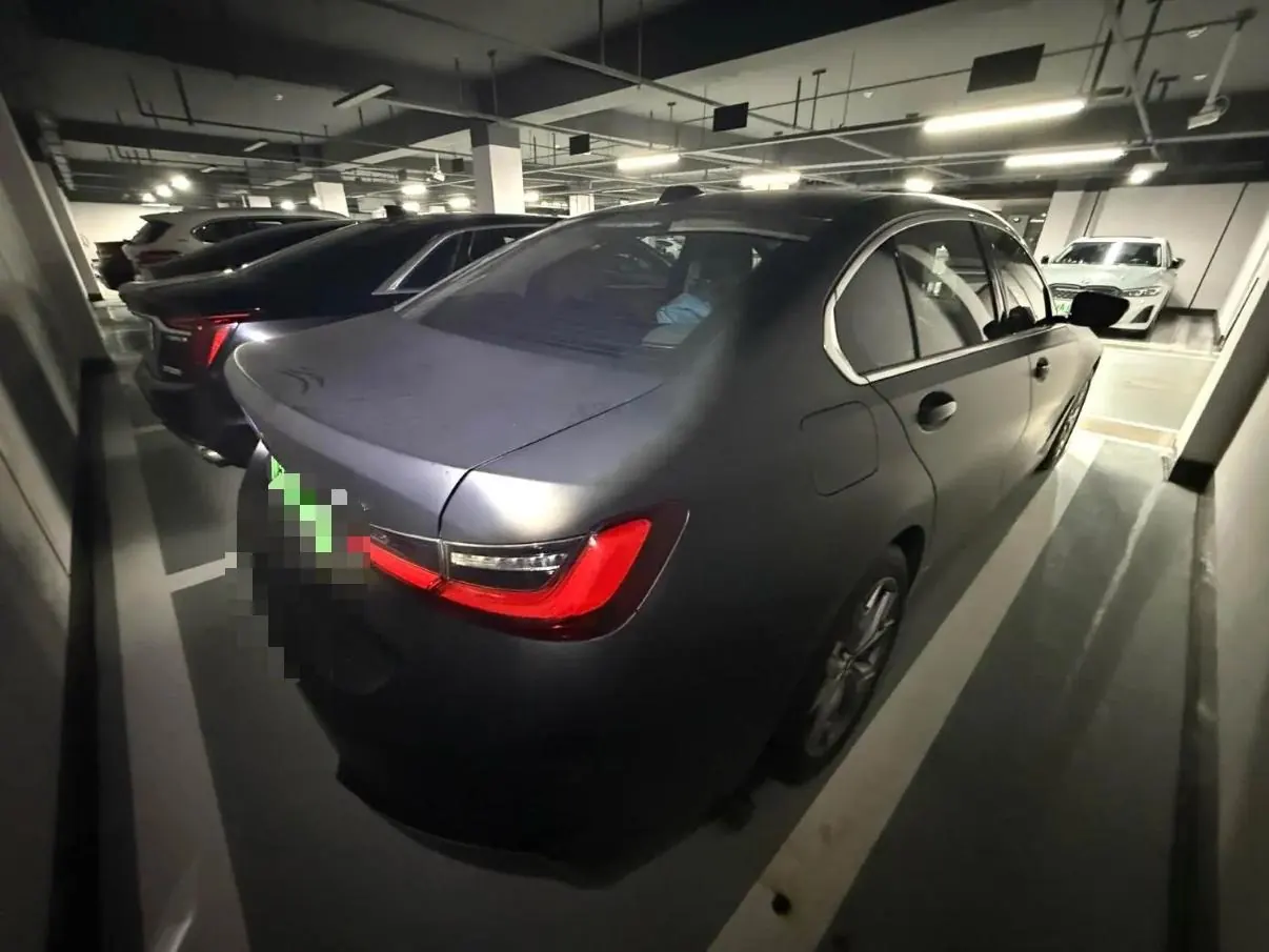 BMW 2022 i3 eDrive 35L automatic gear 3