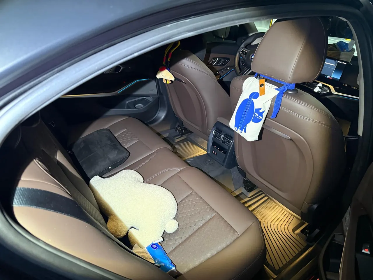BMW 2022 i3 eDrive 35L automatic gear 4