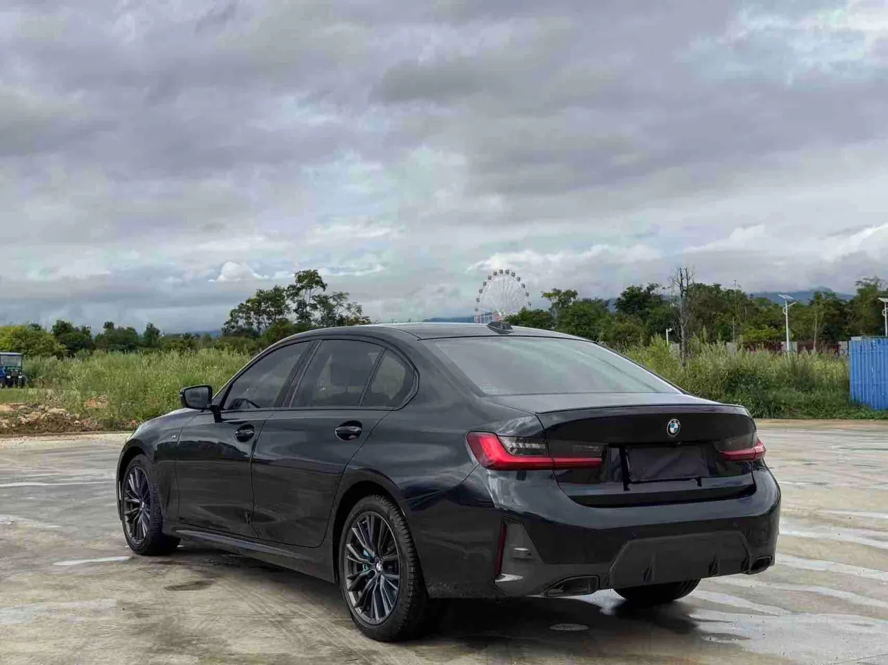 BMW 3 Series 2023 325Li 2.0T M Sports Obsidian Night Suit Automatic Gear 8