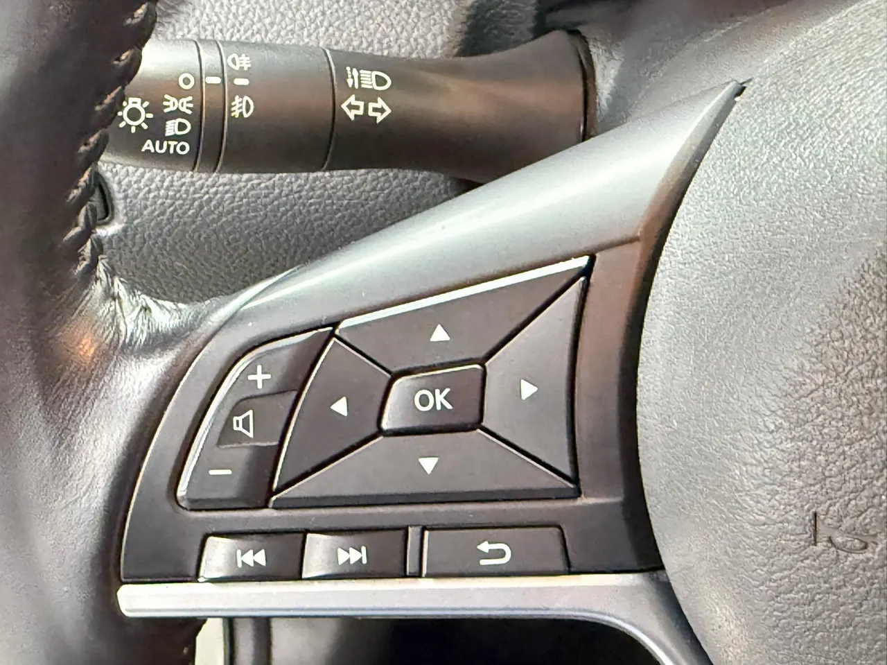 Nissan 2022 Xiao Ke 2.0 Stepless XV Prem Deluxe Edition Automatic Gear 9