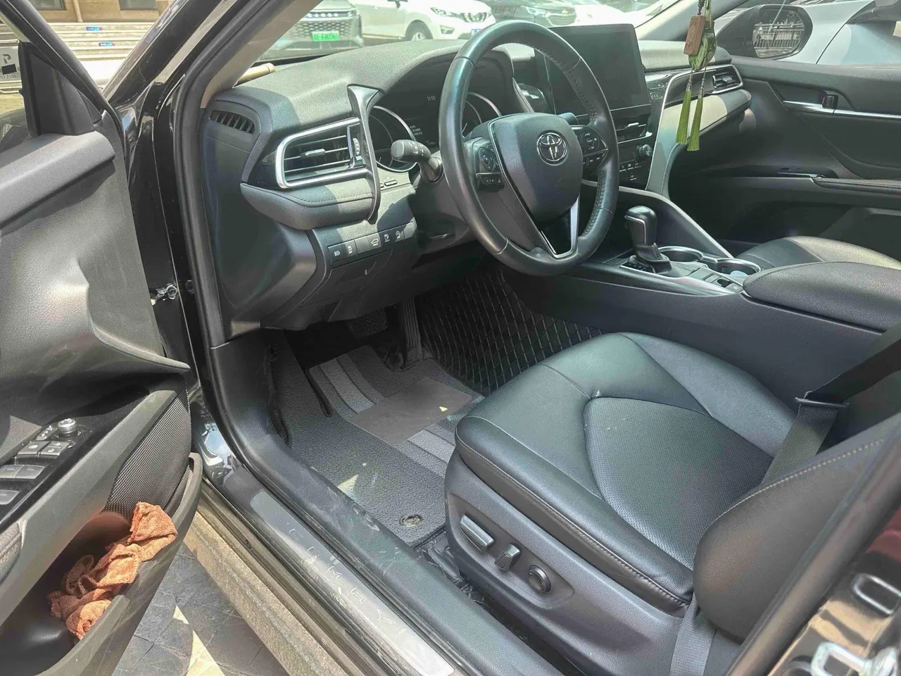 Toyota 2021 Camry 2.0G Stepless Deluxe Edition Automatic Gear 10