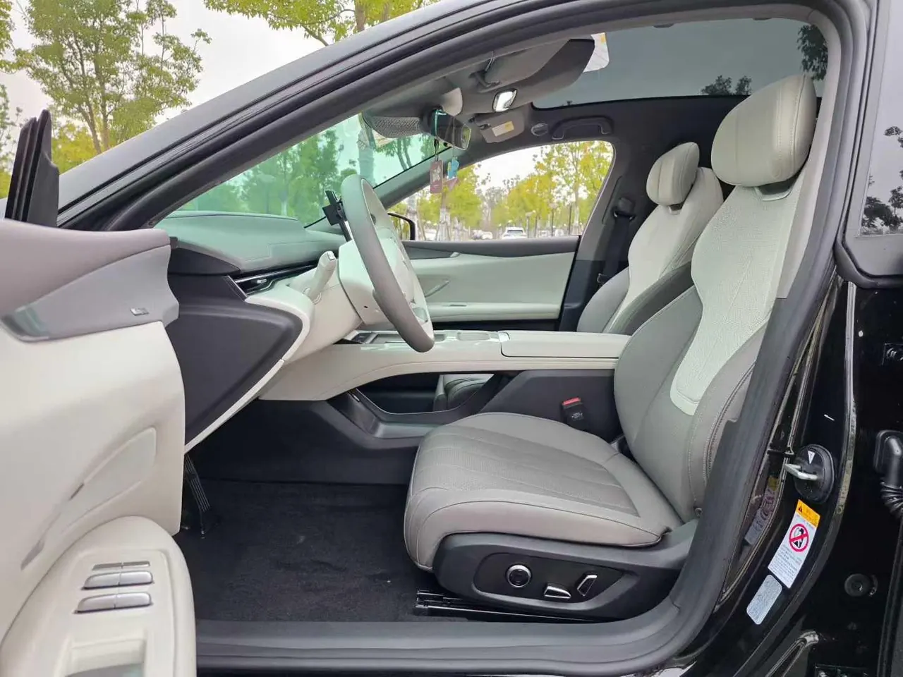 ChangAn Deepal 2026 L 07 240Max Huawei Gankun Zhijia ADS SE Edition Automatic Gear 2