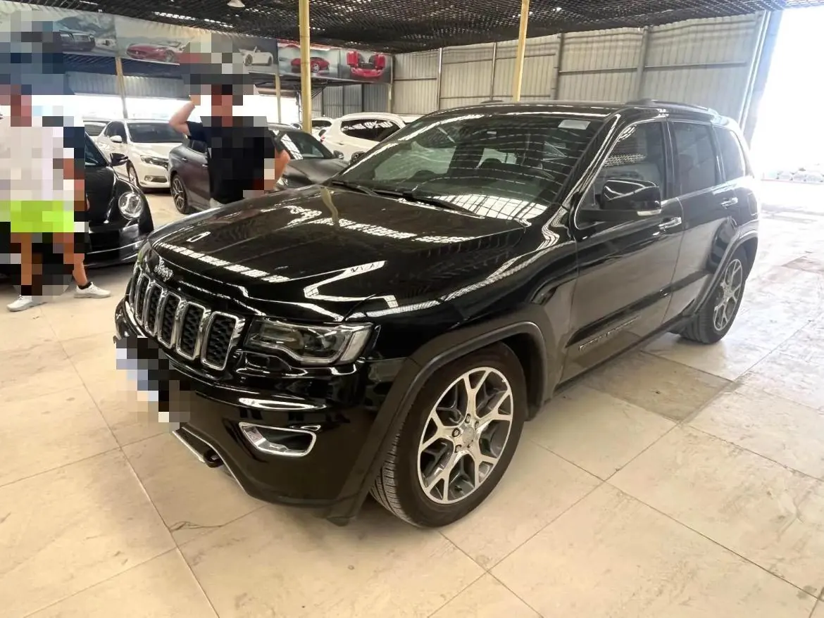 打开图片灯箱:Jeep Grand Cherokee (Imported) 2020 Grand Cherokee 3.0 Elite Navigation Edition Automatic Gear